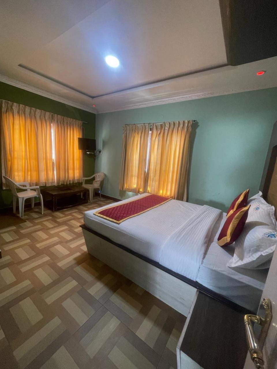 Отель Ooty Vpr Residency Экстерьер фото